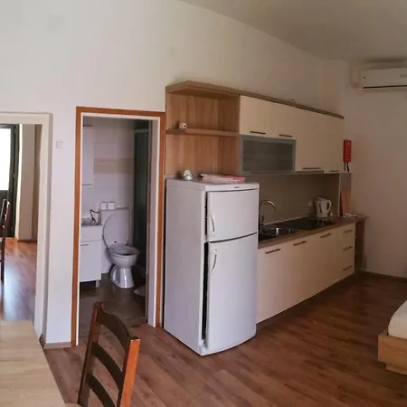 Apartments Zdenka Starigrad Paklenica Exterior photo