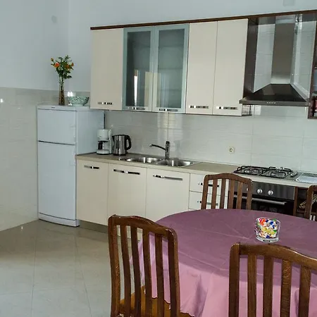 Apartments Zdenka Starigrad Paklenica Exterior photo