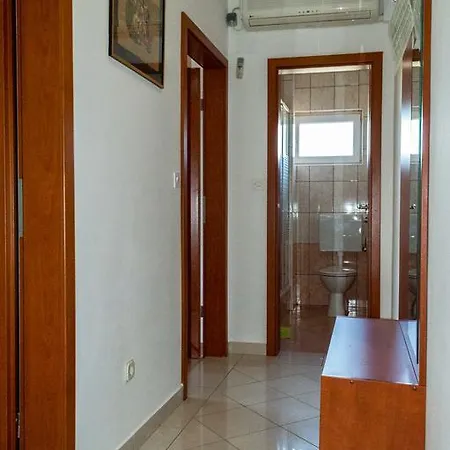 Apartments Zdenka Starigrad Paklenica Exterior photo