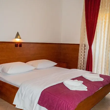 Apartments Zdenka Starigrad Paklenica Exterior photo