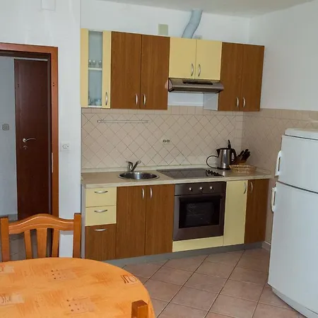 Apartments Zdenka Starigrad Paklenica Exterior photo
