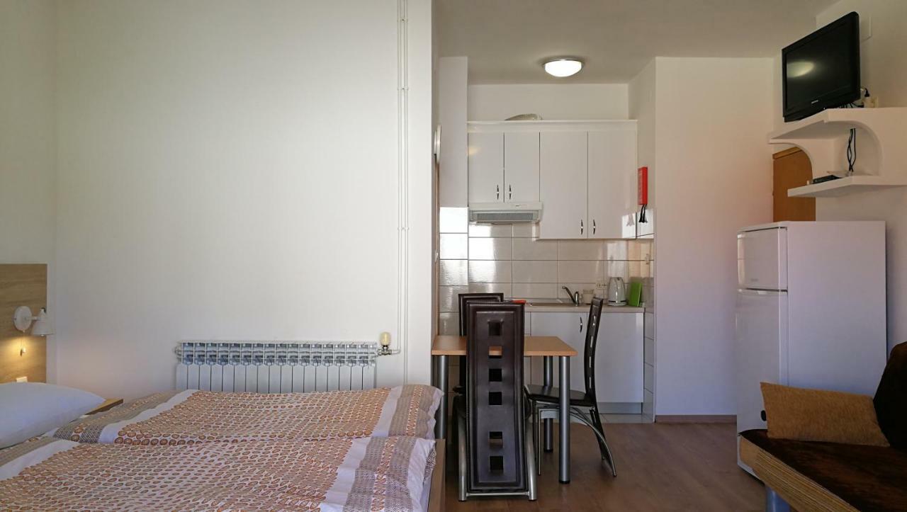 Zdenka Apartment *
