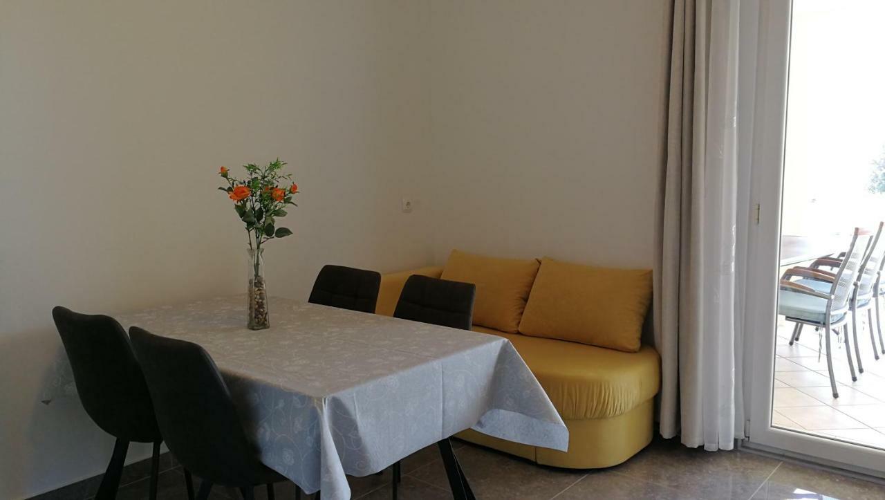 Zdenka Apartment *